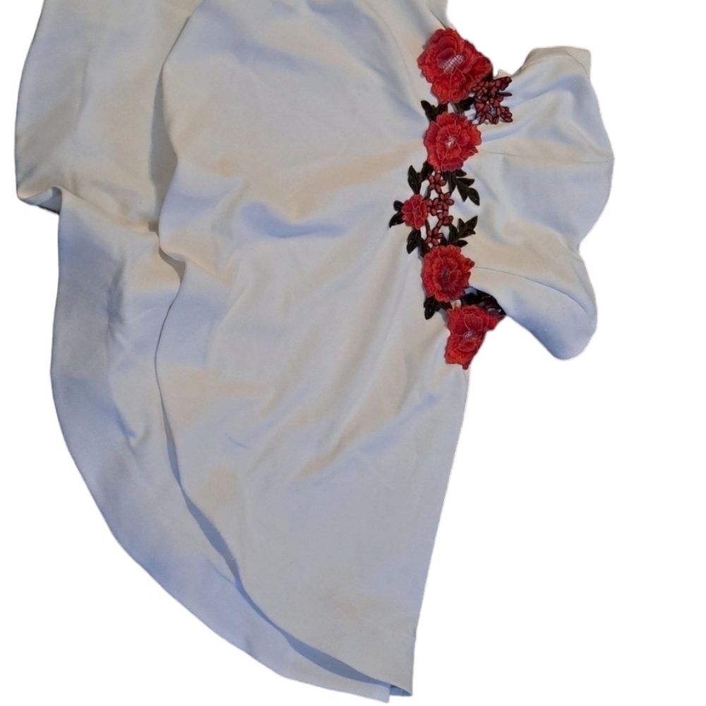 Size 3/4 Short White Strapless Embroidered floral waistband Back zipper. - Picture 8 of 9